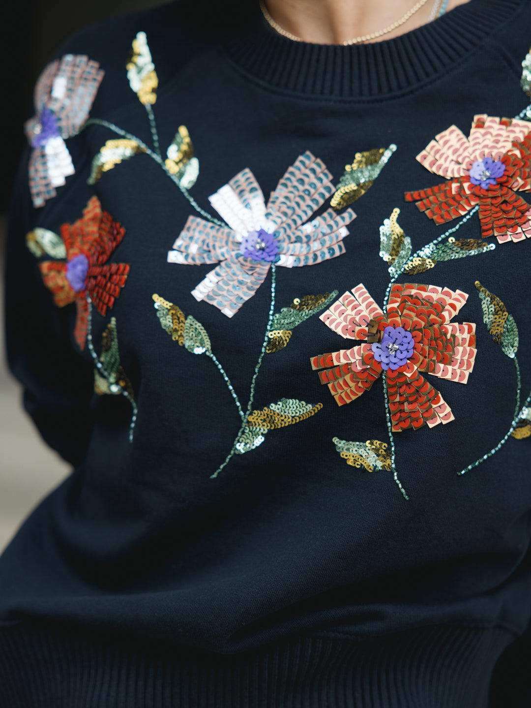 GRAFF EMBROIDERED SWEATSHIRT