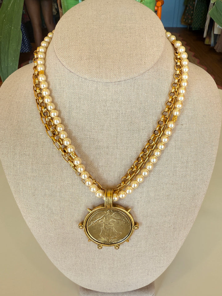 NOVA PEARL & GOLD CHAIIN