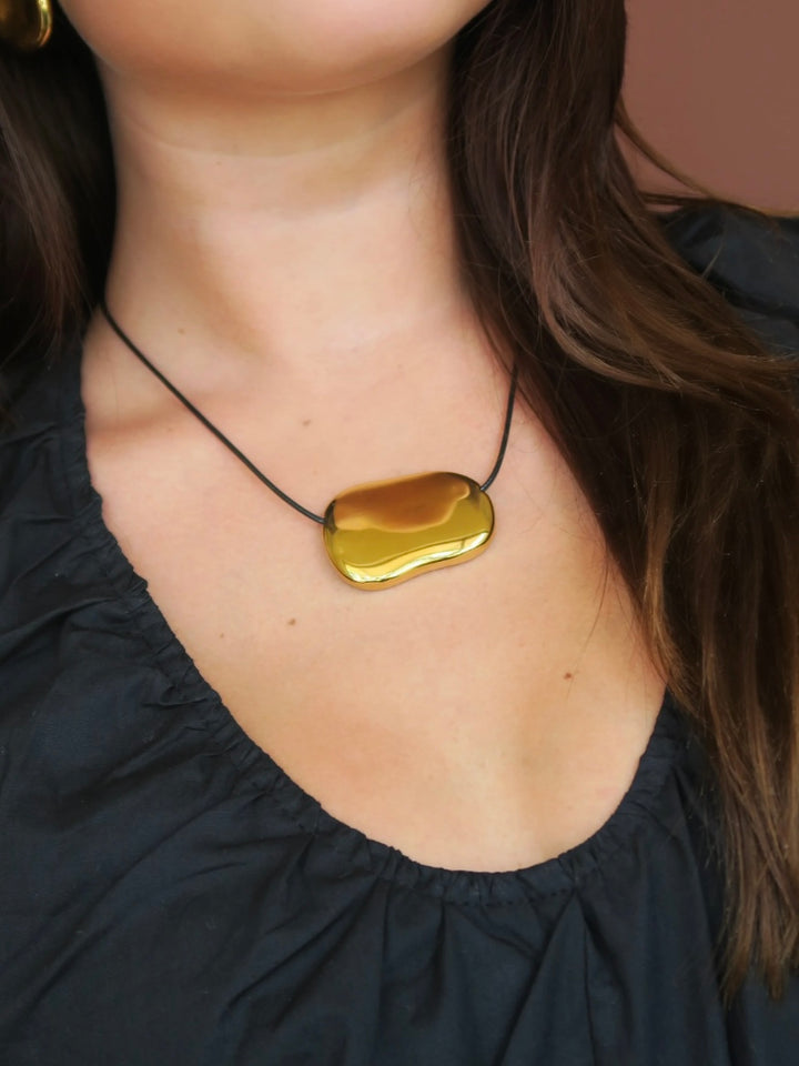GOLDEN BEAN NECKLACE
