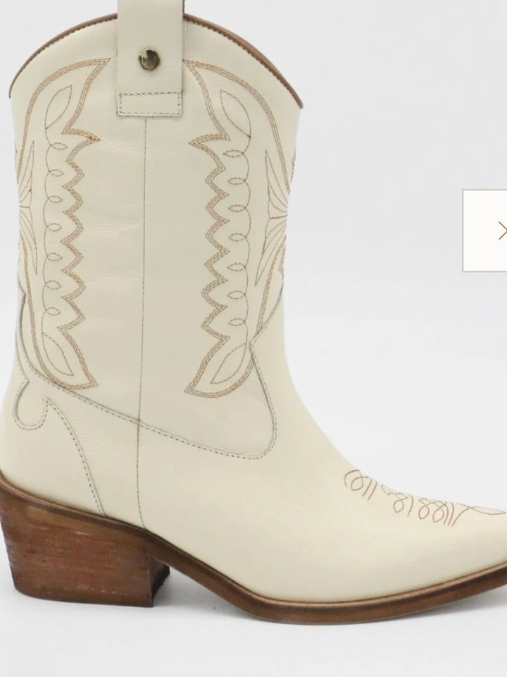 UNSTOPPABLE BOOT