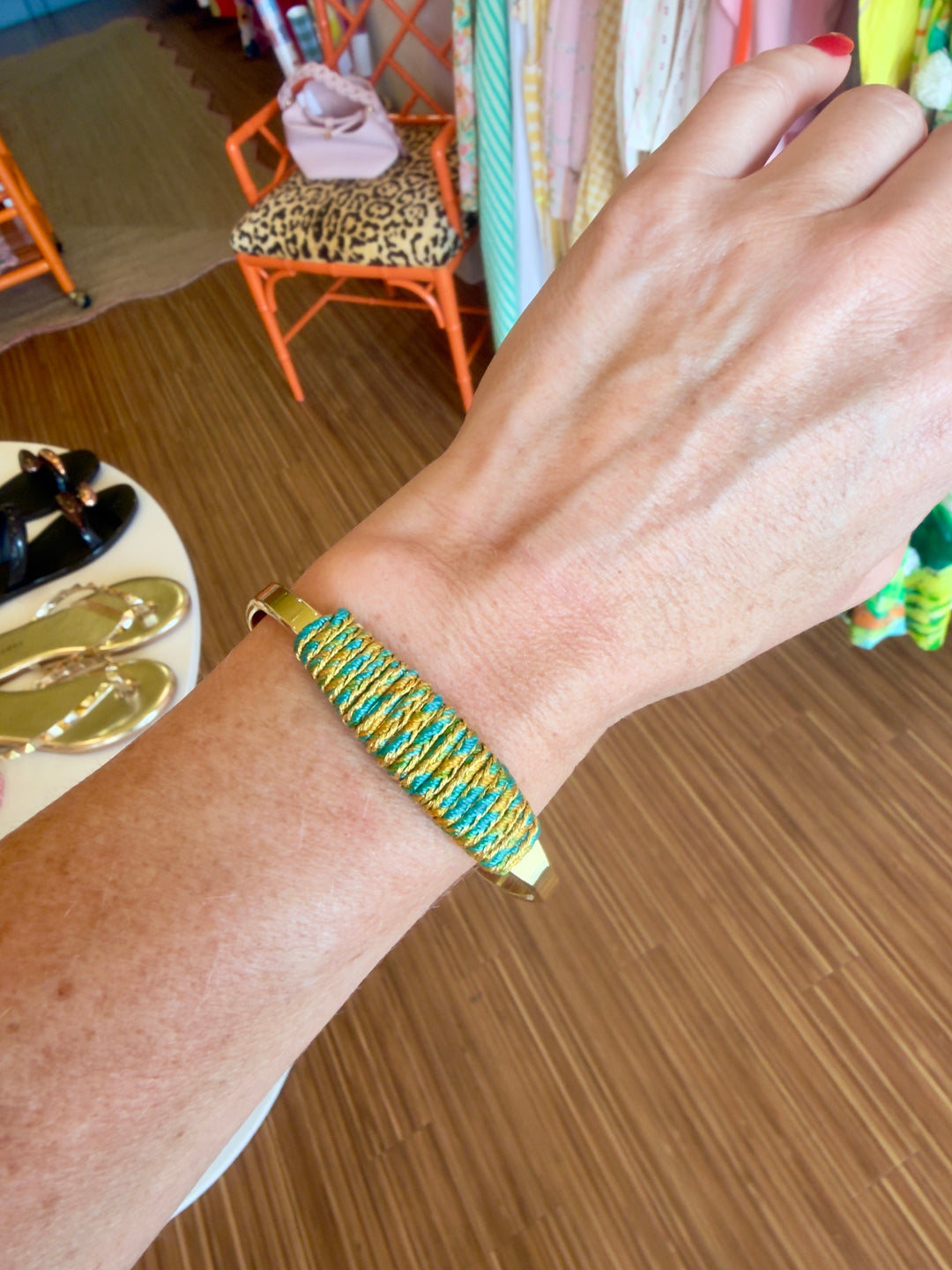 WRAPPED CUFF BRACELET - GREEN/GOLD FLAT