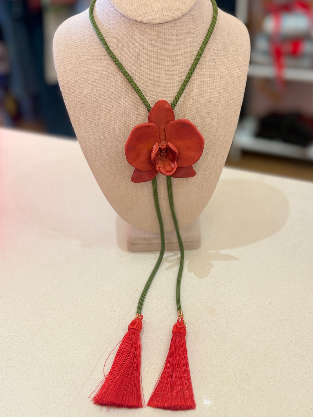 ORCHID WINE BOLO W/GREEN CORD