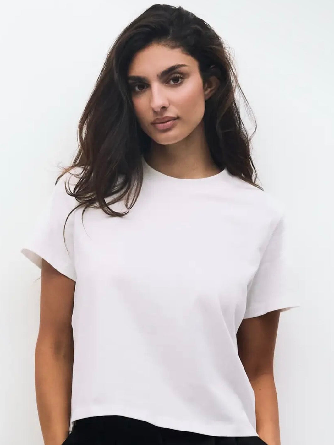 EVERYDAY WHITE T-SHIRT