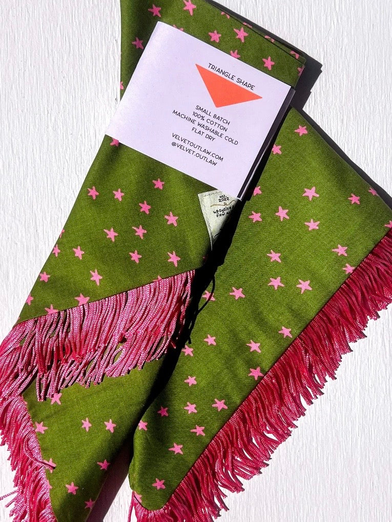 FRINGE PINK STAR BANDANA